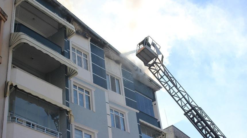 &Ccedil;arşamba&rsquo;da yangın