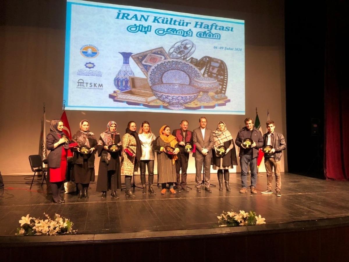 Maltepe&rsquo;de &ldquo;İran K&uuml;lt&uuml;r Haftası&rdquo; Mevlana heykeliyle ta&ccedil;landı