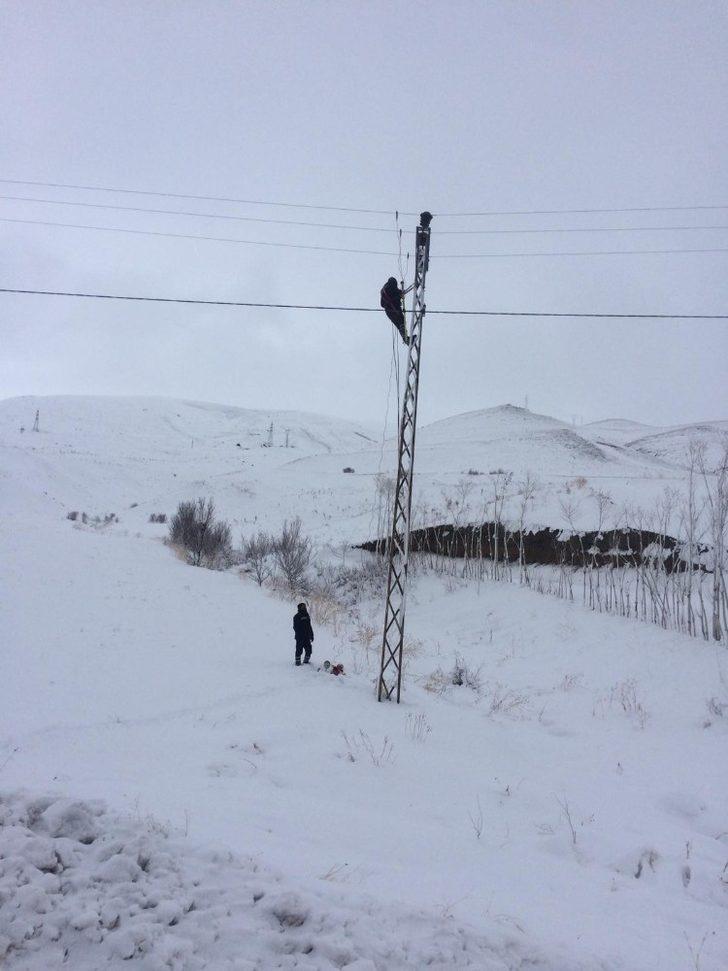Tatvan’da VEDAŞ ekiplerinin zorlu kış mesaisi G1