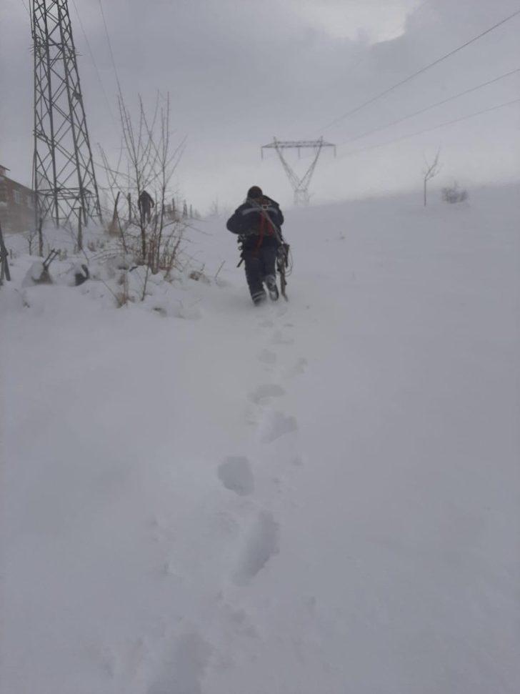 Tatvan’da VEDAŞ ekiplerinin zorlu kış mesaisi G4