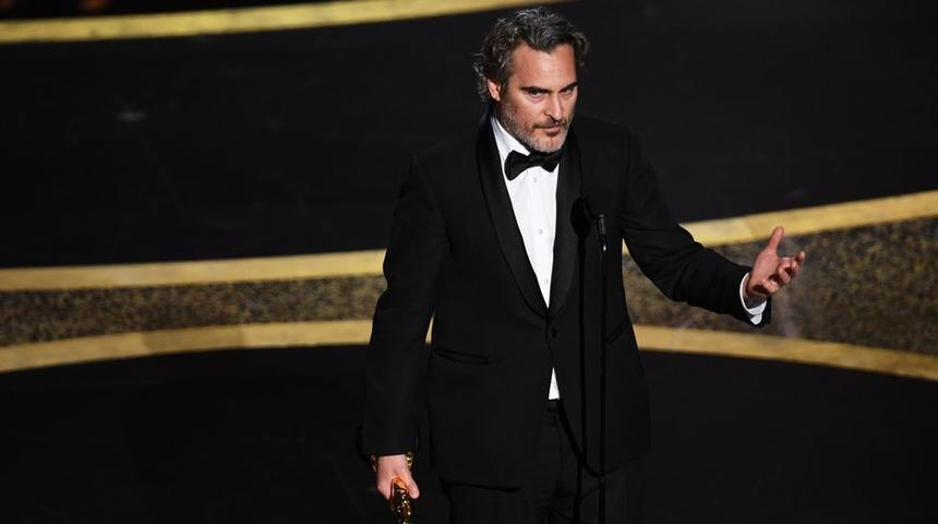 Oyuncu Joaquin Phoenix'in Oscar konuşmasında atıfta bulunduğu kardeşi River Phoenix nasıl hayatını kaybetmişti?