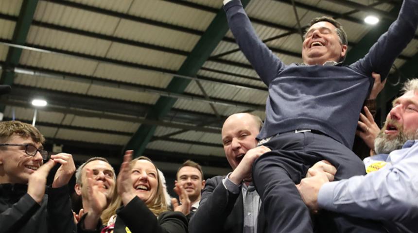 İrlanda'da seçimi IRA'nın siyasi kanadı Sinn Fein kazandı!