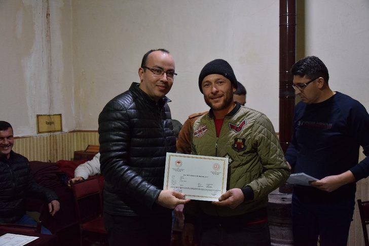 Lapsekili avcılar sertifikalarına kavuştu G2