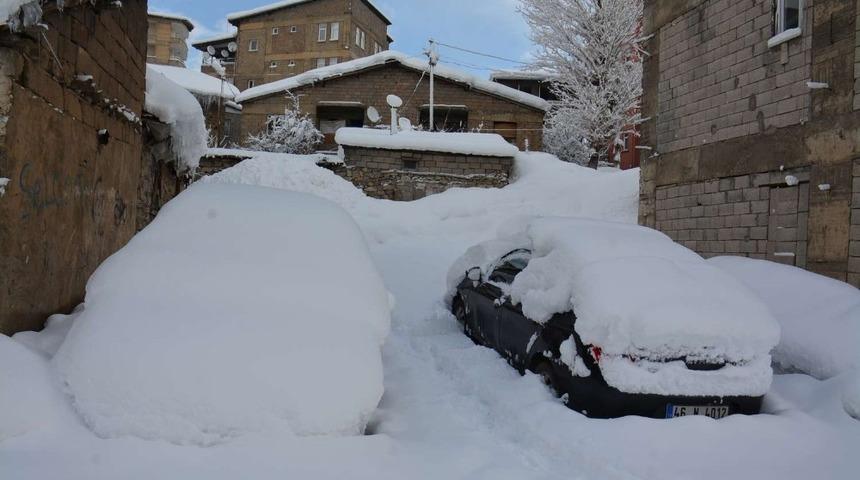 Hakkari&rsquo;de 73 yerleşim yeri kapandı