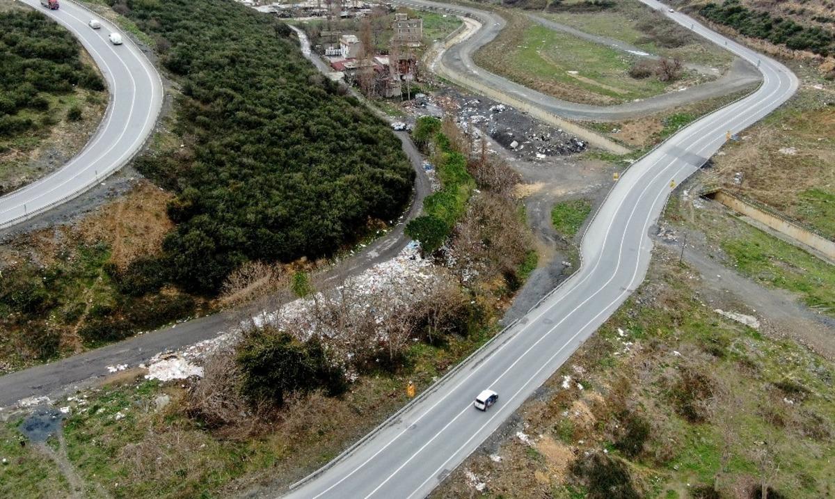 &Ccedil;atalca&rsquo;da Osmanlı zamanından kalma mezarlarda ilgisizlik dikkat &ccedil;ekiyor