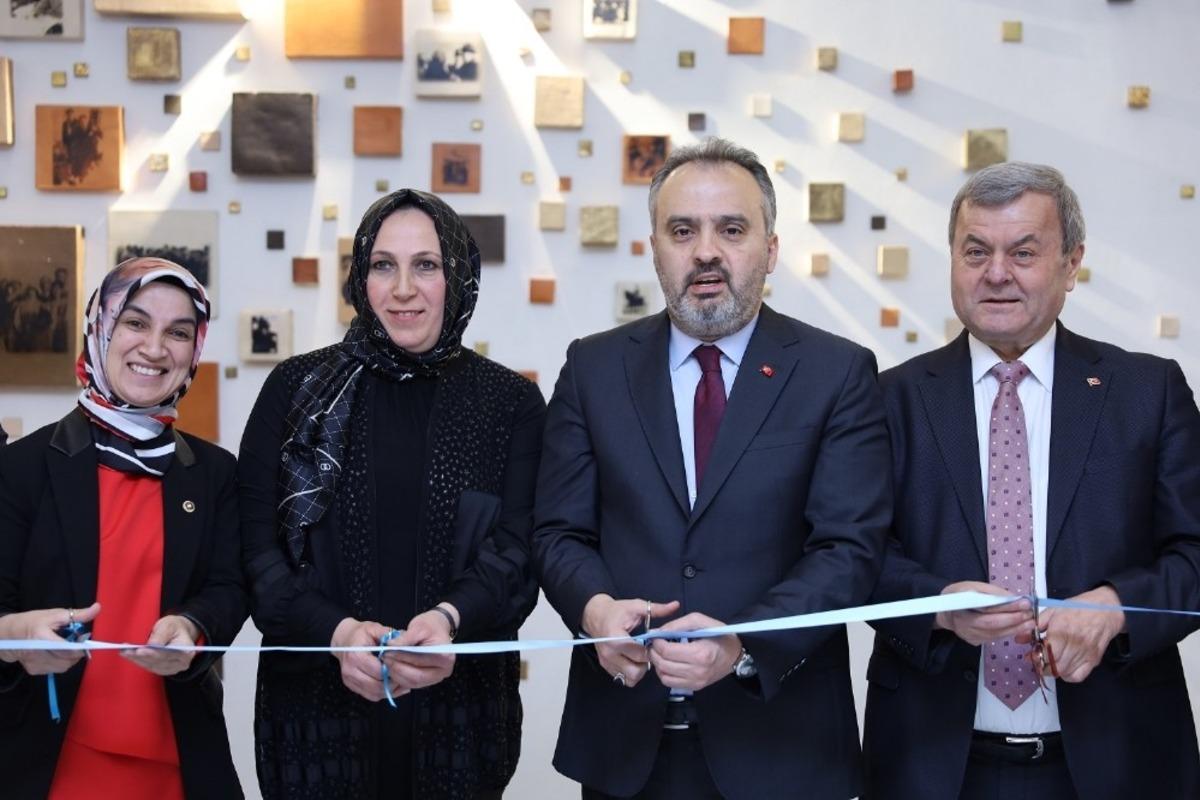 &lsquo;Renk ve Ahenk&rsquo; sergisine renkli a&ccedil;ılış