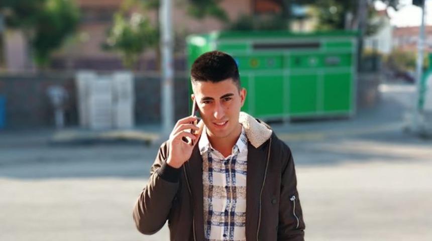 Makineye kaptırdığı diz altından kopan bacağı yerine dikildi