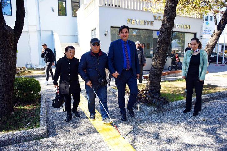 Görme engelli vatandaşlardan Başkan Karaca’ya teşekkür G3