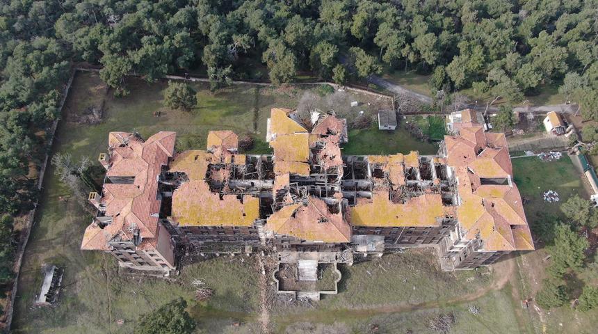 Büyükada Rum Yetimhanesi yıkılma tehlikesiyle karşı karşıya