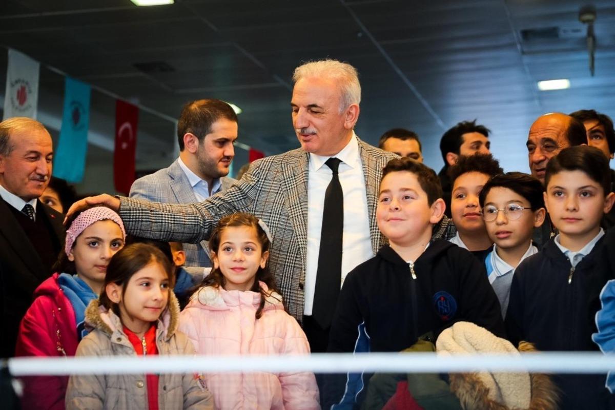 &Uuml;mraniye Belediyesi&rsquo;nden okullara spor malzemesi desteği