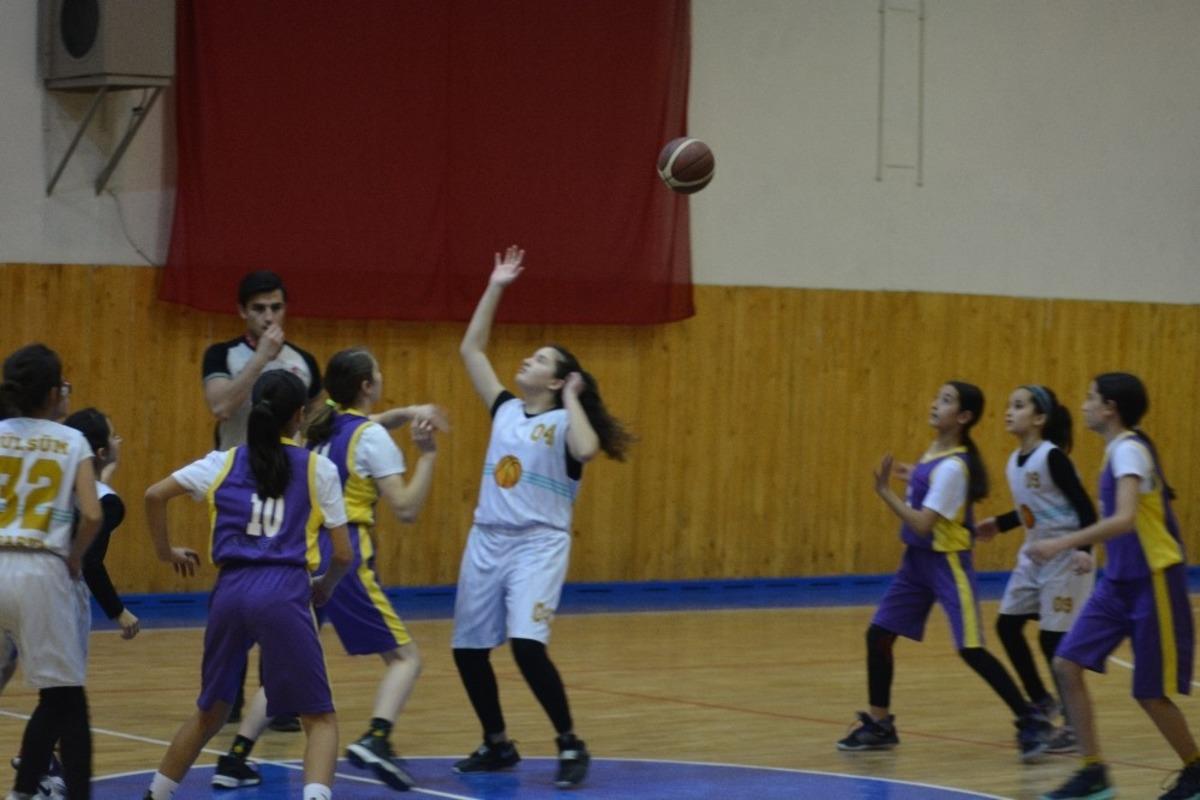 Potada &ccedil;ifte şampiyonluk Nazmiye Demirel&rsquo;den