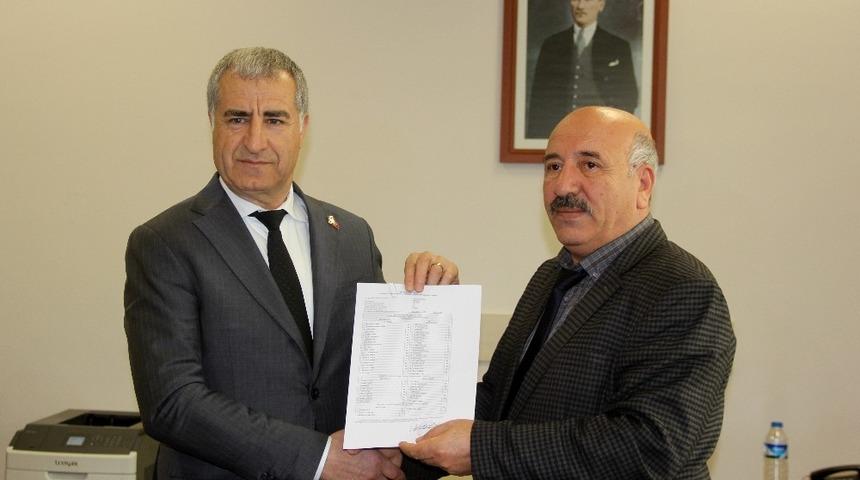 CHP İl Başkanı Doğan mazbatasını aldı