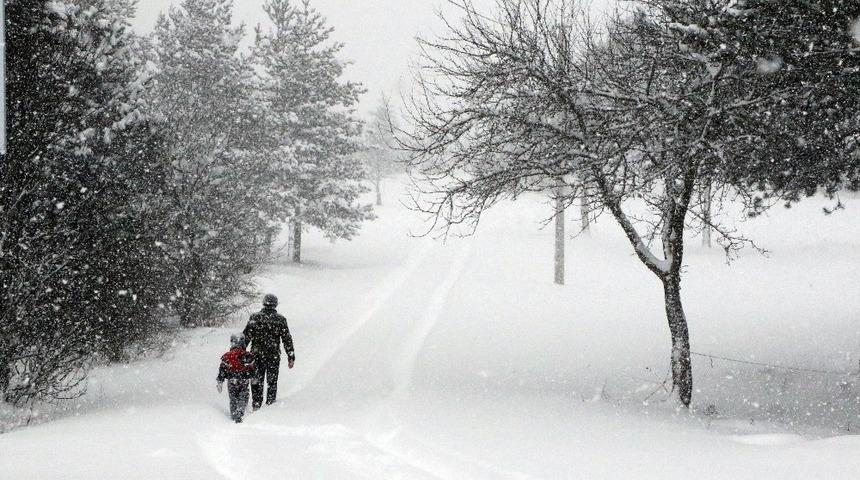 Karab&uuml;k ve il&ccedil;elerinde eğitim ve &ouml;ğretime kar engeli