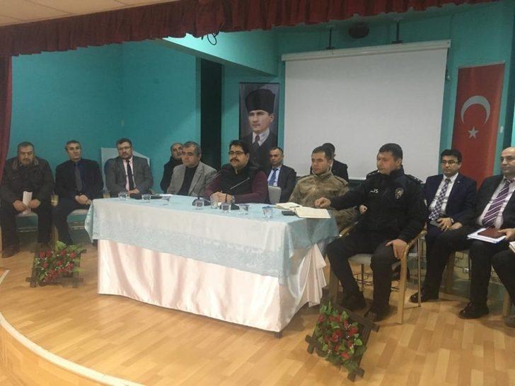 Hekimhan’da muhtarlarla toplantı düzenlendi G2