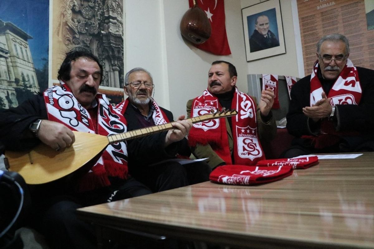 Sivaslılar TFF ve MHK&rsquo;ye tepkisini t&uuml;rk&uuml;lerle dile getirdi