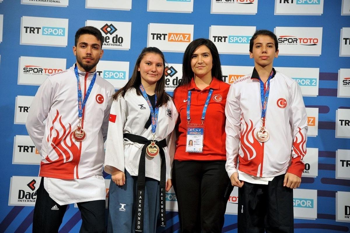 Muğlalı tekvandocular 3 madalya ile d&ouml;nd&uuml;