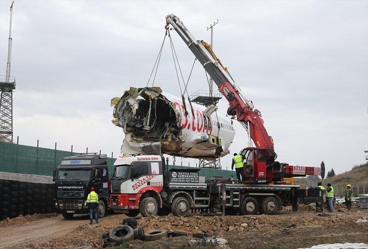 Sabiha Gökçen'de pistten çıkan uçağın enkazı kaldırıldı G1