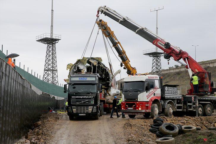 Sabiha Gökçen'de pistten çıkan uçağın enkazı kaldırıldı G2