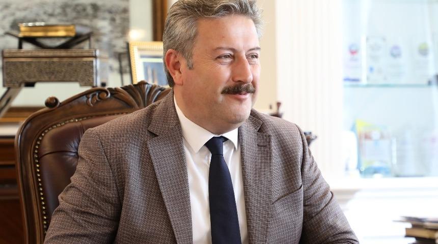 Başkan Dr. Mustafa Palancıoğlu Dr. &Ouml;ğretim &Uuml;yesi Aziz Şatana&rsquo;yı Tebrik etti