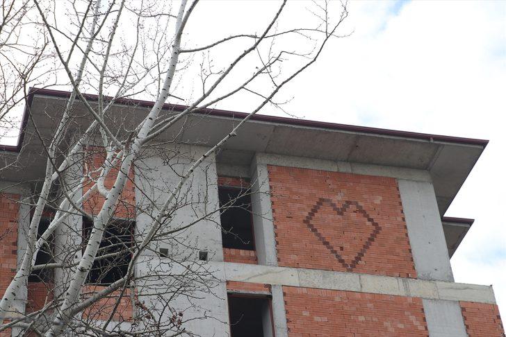 14 Şubat sürprizinin böylesi! Nişanlısına sevgisini böyle gösterdi G3