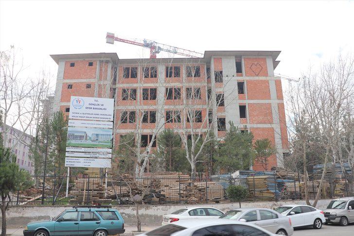 14 Şubat sürprizinin böylesi! Nişanlısına sevgisini böyle gösterdi G4