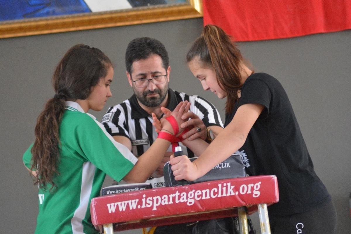 Bilek G&uuml;reşi m&uuml;sabakaları nefesleri kesti