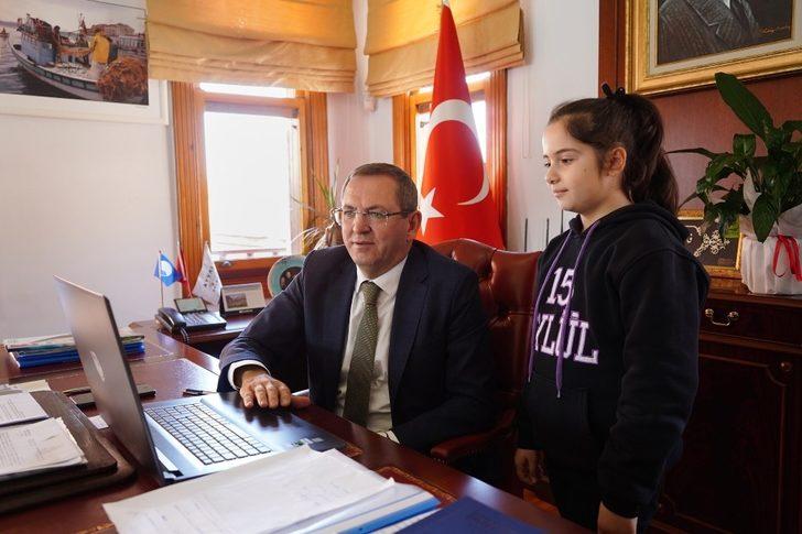 15 Eylül İlköğretim Okulu öğrencileri hazırladıkları  “Çevre ve Doğa” projesini Başkan Ergin ile paylaştılar G3