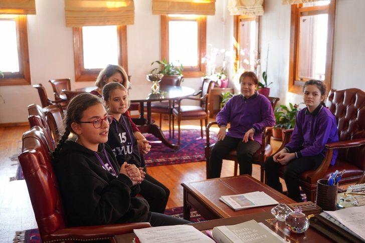 15 Eylül İlköğretim Okulu öğrencileri hazırladıkları  “Çevre ve Doğa” projesini Başkan Ergin ile paylaştılar G4