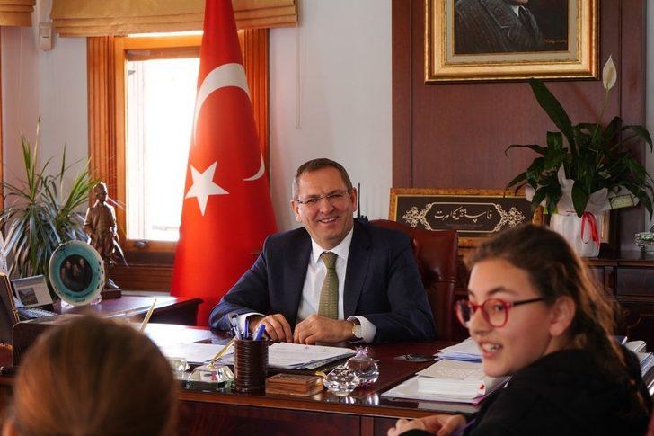 15 Eylül İlköğretim Okulu öğrencileri hazırladıkları  “Çevre ve Doğa” projesini Başkan Ergin ile paylaştılar G5