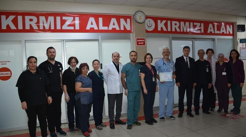 İl Sağlık Müdürü Açıkgöz’den Atatürk Devlet Hastanesi Acil Servis Birimi’ne teşekkür belgesi