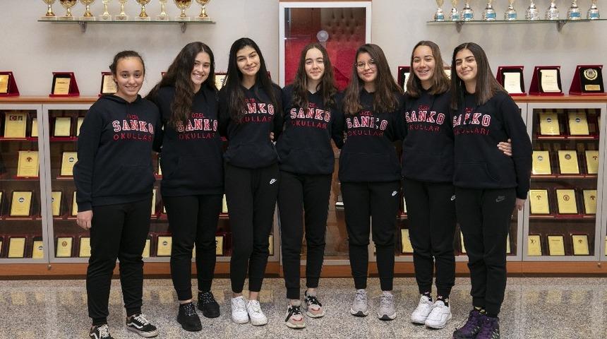 SANKO Okulları Kız Basketbol Takımı T&uuml;rkiye yarı finallerinde