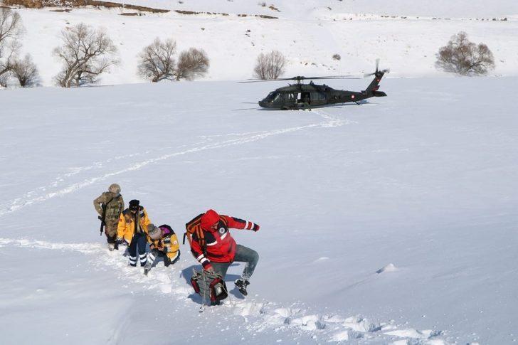 Erzurum’da askeri helikopterle hasta kurtarma operasyonu G3