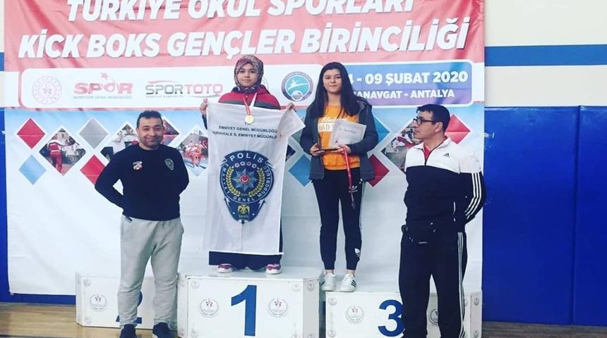 Kırıkkaleli sporcu Kick Boks&rsquo;da T&uuml;rkiye şampiyonu oldu
