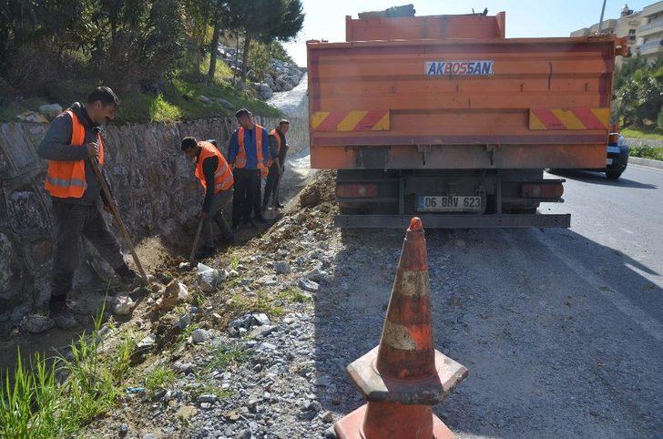 Karayolları, Kuşadası çevre yolundaki eksikleri gideriyor G4
