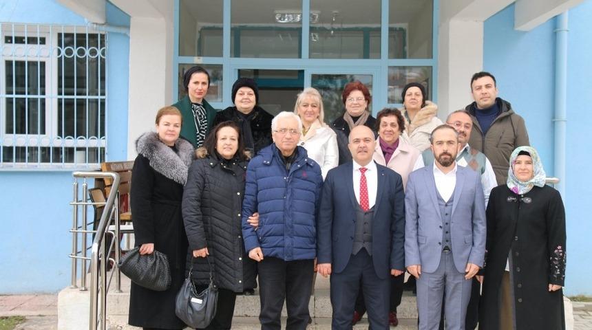 K&uuml;tahya Sosyal Yardım ve K&uuml;lt&uuml;r Vakfı&rsquo;ndan eğitime destek