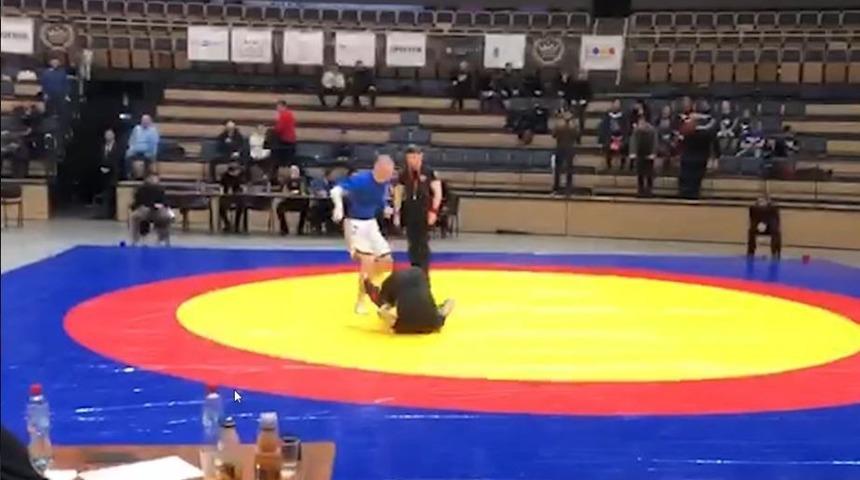 Boynu kırılan güreşçi felç geçirdi