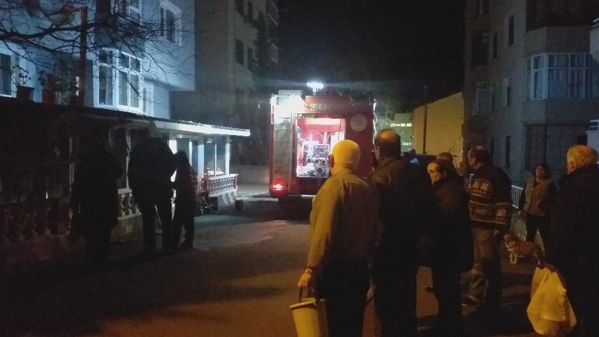 Tekirdağ'da gece yarısı panik anları! Mahalleli sokağa d&ouml;k&uuml;ld&uuml;