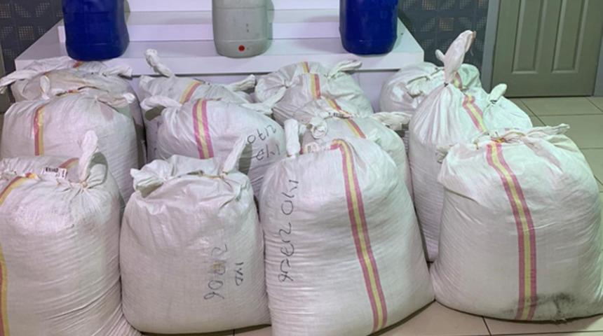 Silivri'de 2 ton 700 kilo ka&ccedil;ak t&uuml;t&uuml;n ele ge&ccedil;irildi