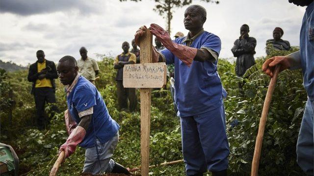 Pek çok Ebola vakası az sayıdaki hastadan kaynaklanıyor