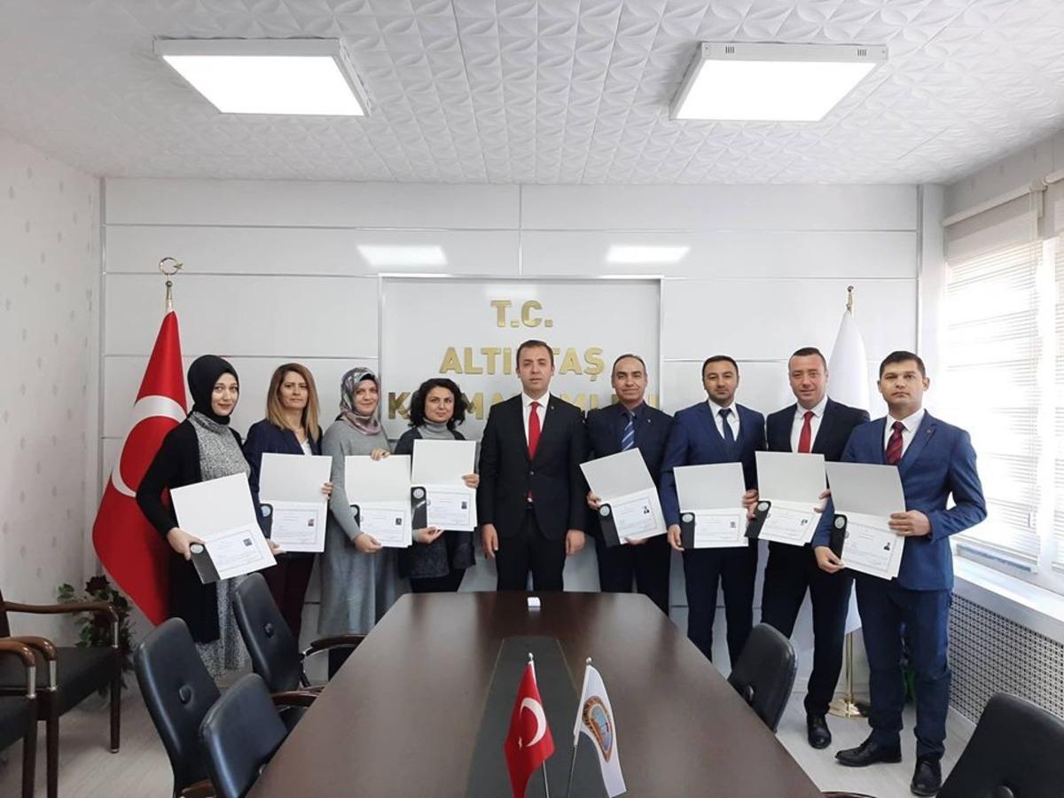 Başarılı &ouml;ğretmenler belgelerini aldı