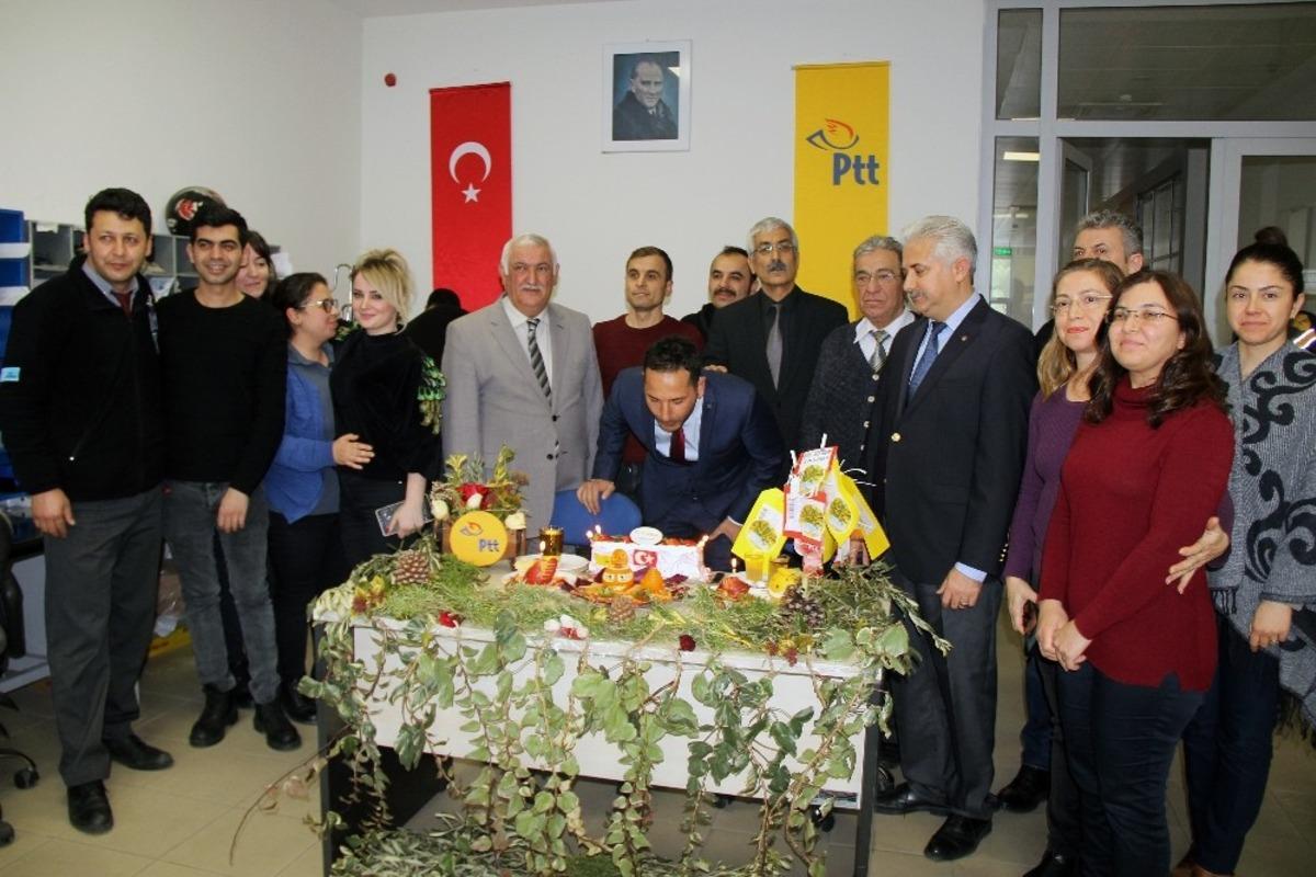 Gaziye PTT&rsquo;de s&uuml;rpriz doğum g&uuml;n&uuml;