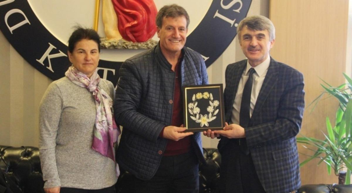 Prof. Dr. Arıklı&rsquo;dan Rekt&ouml;r Uysal&rsquo;a ziyaret