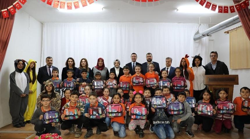 Akyurt Belediyesinden &ouml;ğrencilere hijyen seti