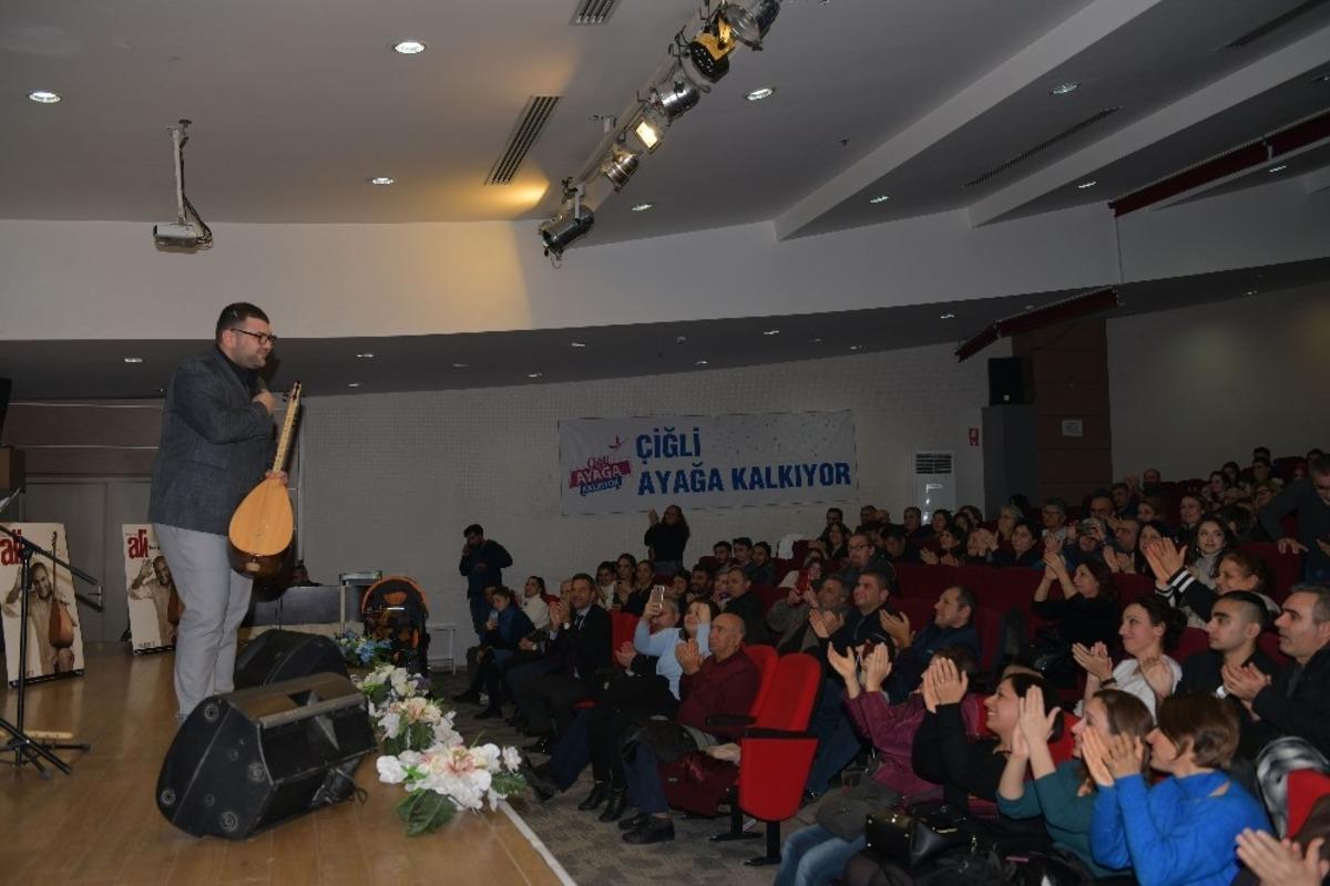 Kıvırcık Ali, &Ccedil;iğli&rsquo;de t&uuml;rk&uuml;lerle anıldı