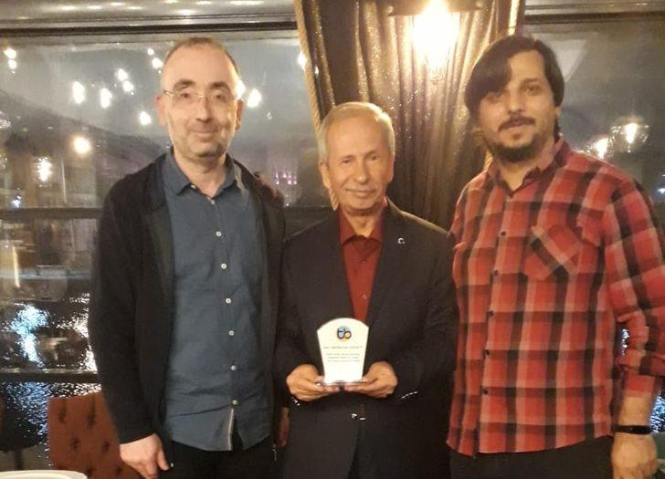 Emekli olan Eskişehir Tayfur Bayar Anadolu Lisesi Müdürü Karakaya’ya veda töreni düzenledi G3