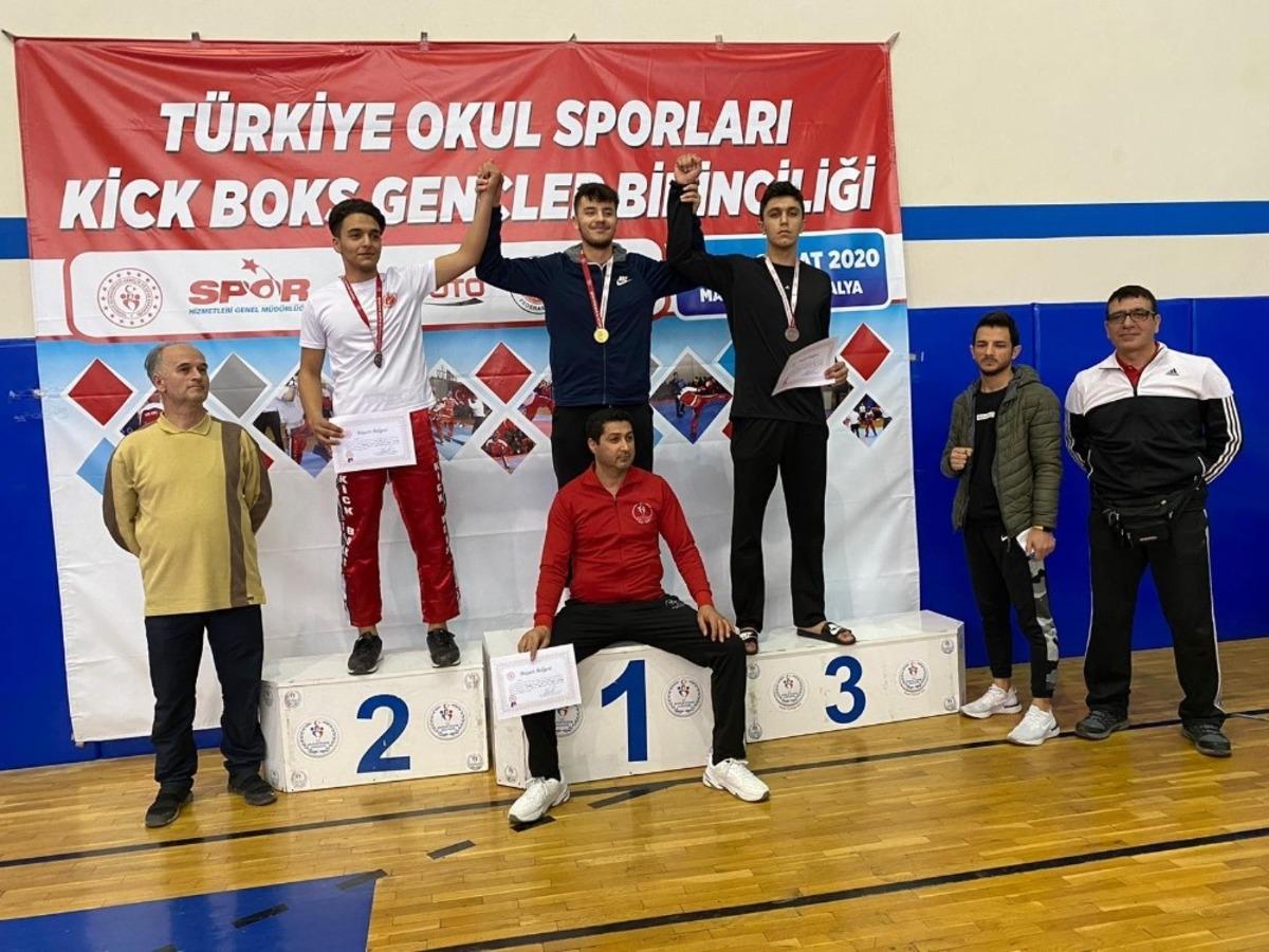 Develili sporcu Kickboks T&uuml;rkiye Şampiyonasında 3. Oldu