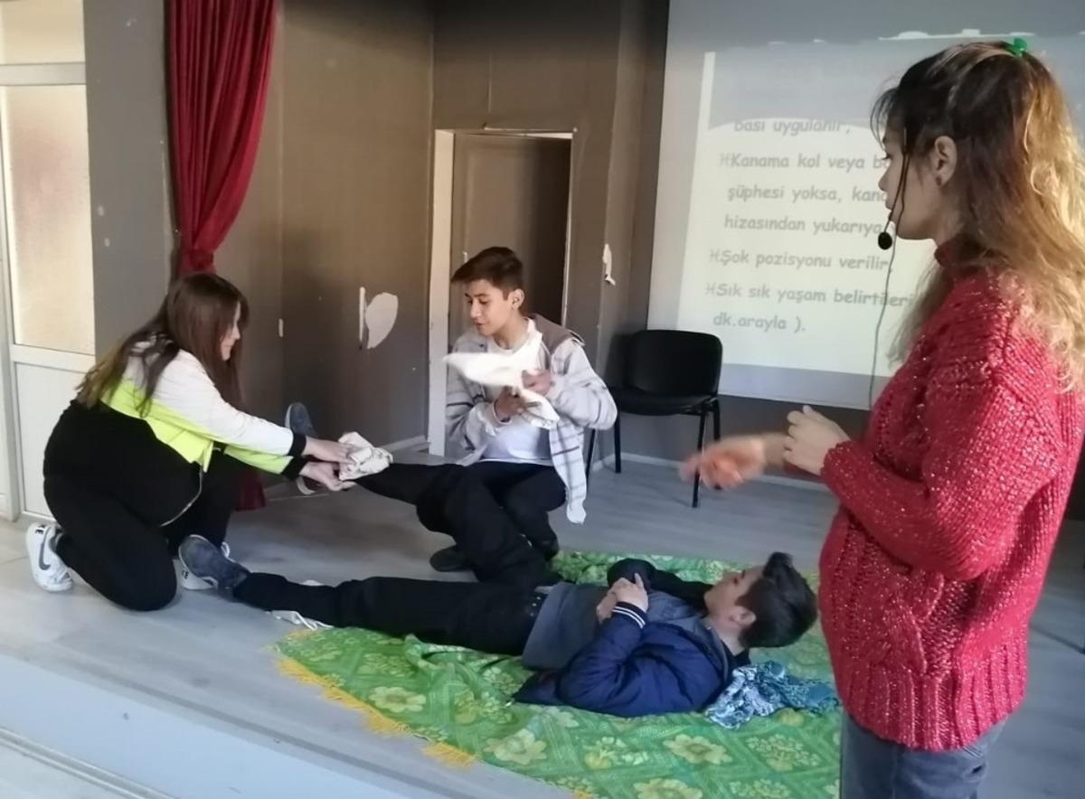 Milas&rsquo;ta &ouml;ğrencilere ilkyardım anlatılıyor