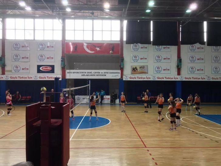 Namağlup kızlar, Bölge şampiyonu oldu G4