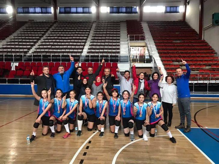 Namağlup kızlar, Bölge şampiyonu oldu G5