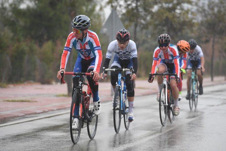 Konyaaltı Belediyesi Bisiklet Takımı, şampiyon oldu G3